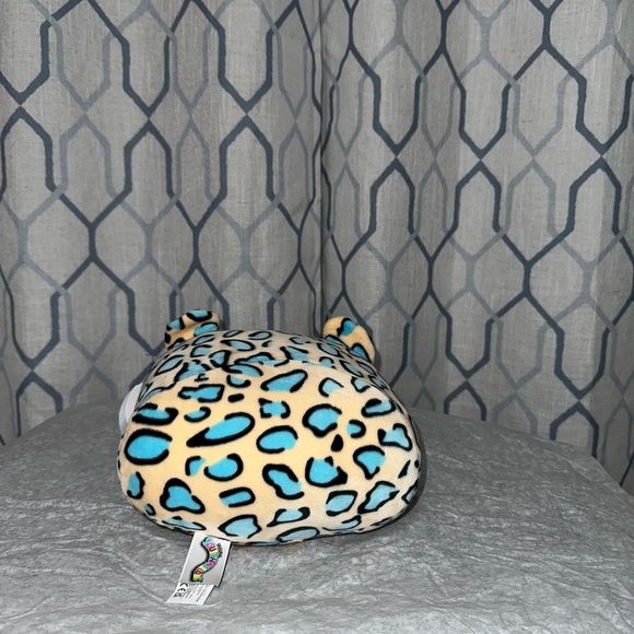 Squishmallows Liv the Leopard Stackable Stuffed Plush - Picture 2 of 2